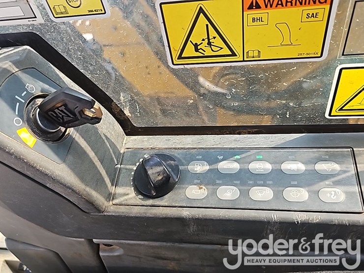 2018-caterpillar-335fl-image-29