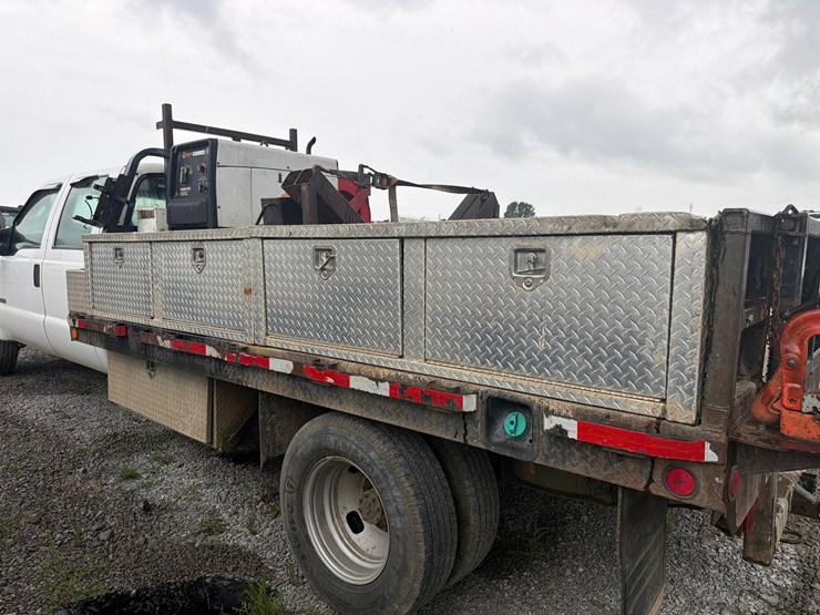 2006-ford-f350-image-15