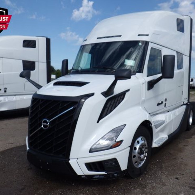 2025 VOLVO VNL860