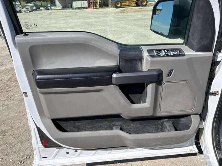 2019-ford-f150-image-11