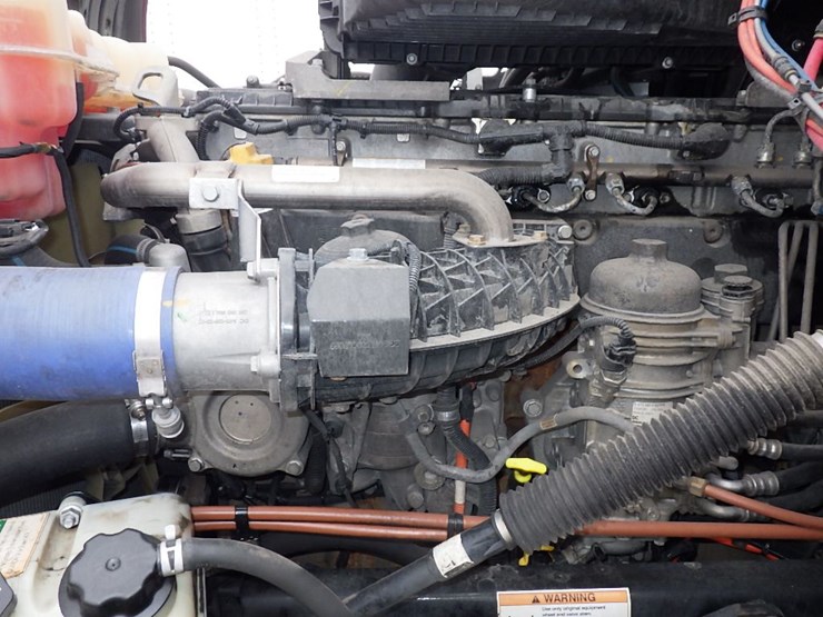 2021-freightliner-cascadia-126-image-26