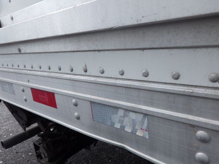 2020-freightliner-m2-106-image-9