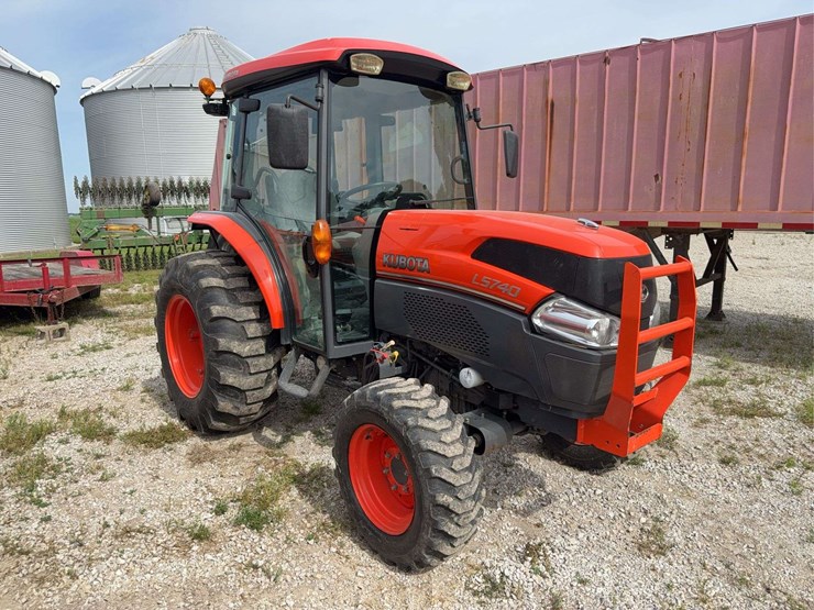 2010-kubota-l5740-image-7