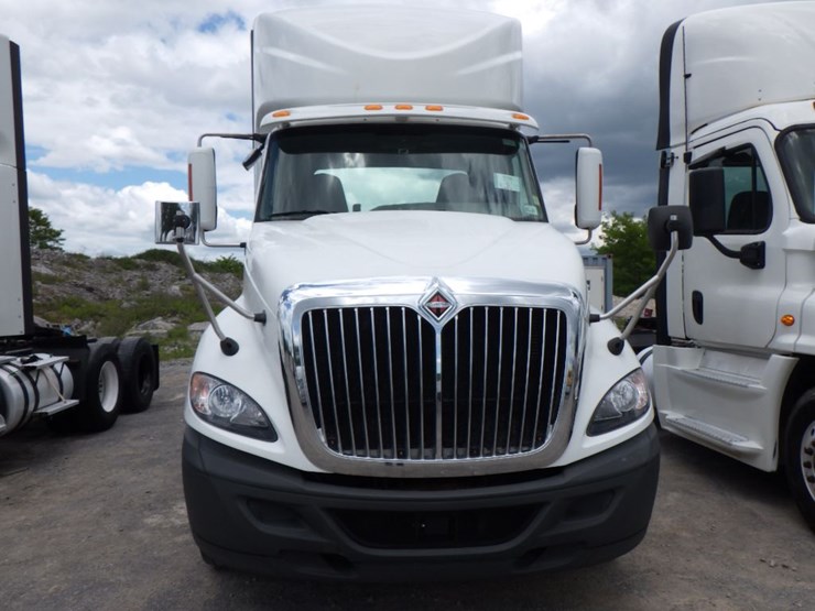 2016-international-prostar-image-2