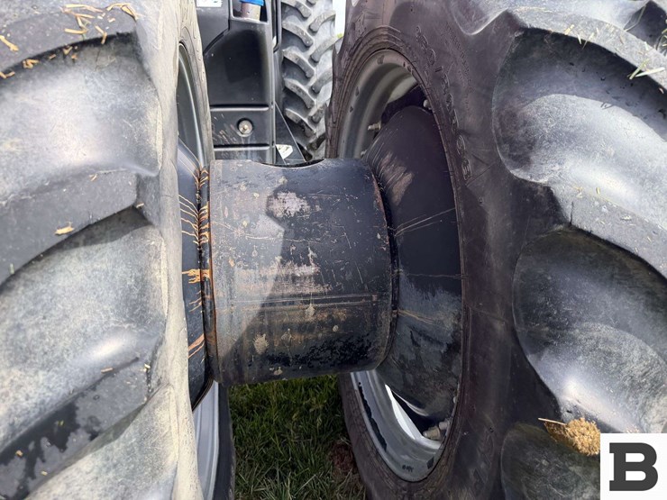2011-case-ih-magnum-260-image-14