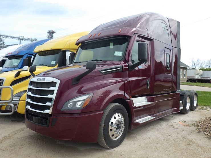 2023-freightliner-cascadia-126-image-1