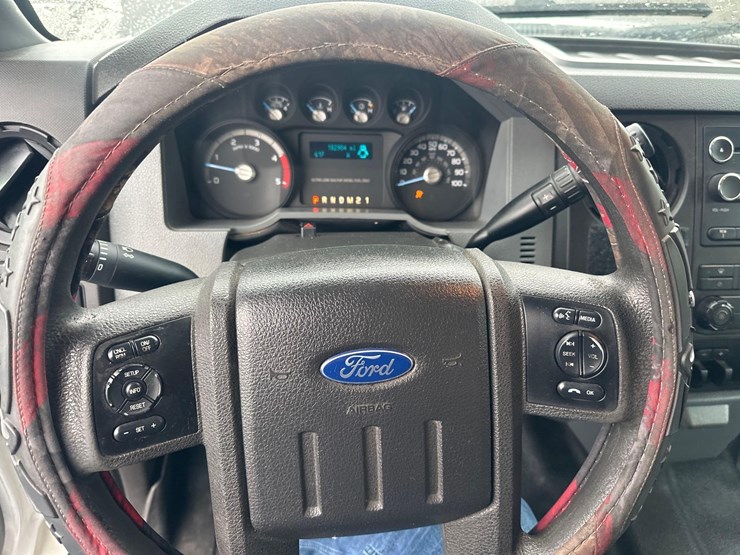 2016-ford-f550-xl-image-34