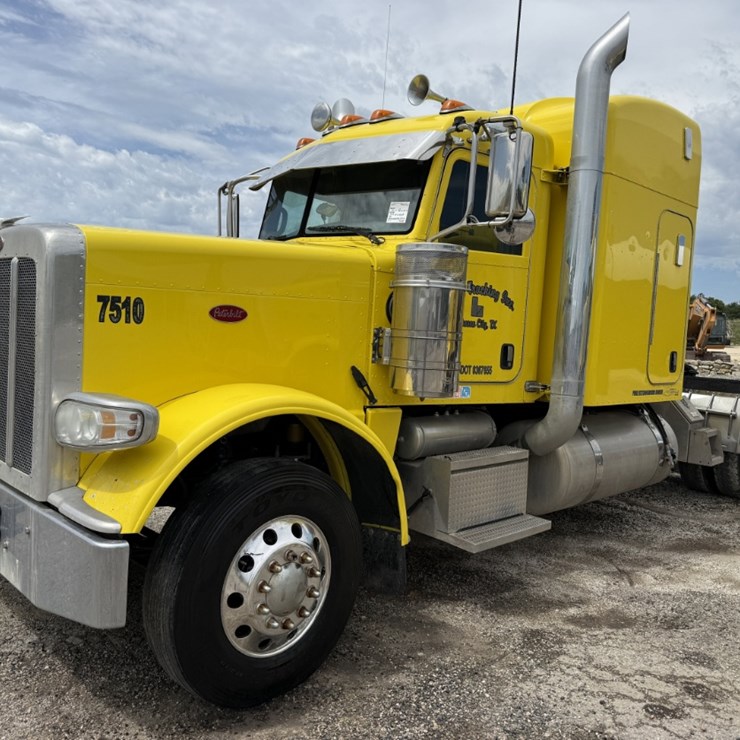 2014 PETERBILT 389