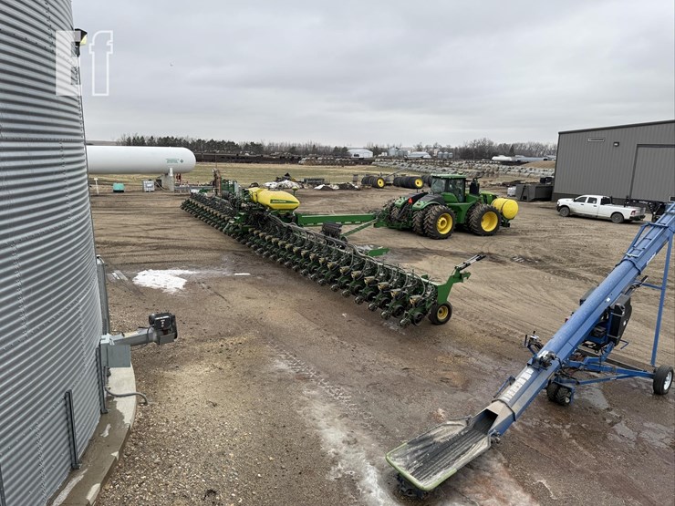 2023-john-deere-db90-image-15