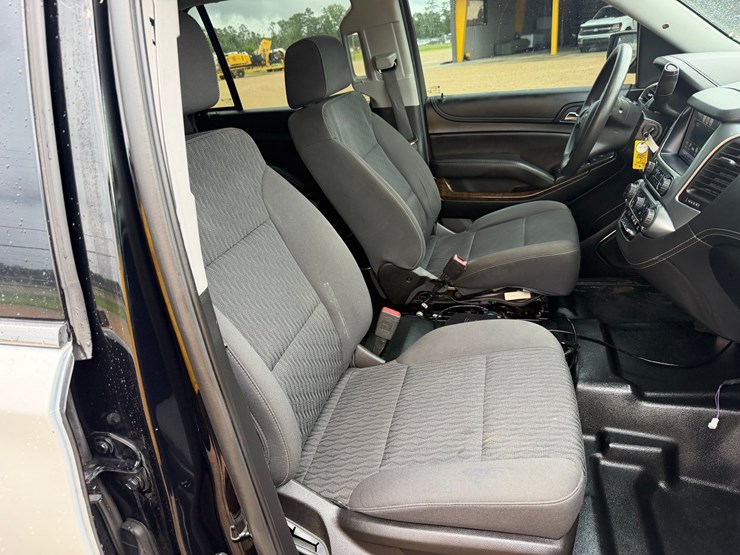 2018-chevrolet-tahoe-image-8