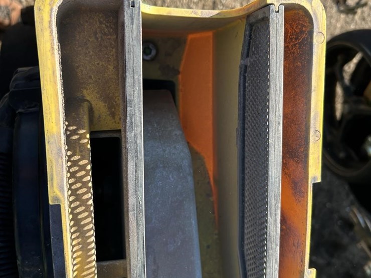 2023-john-deere-db90-image-37