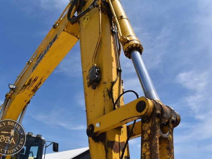 2015-komatsu-pc308us-lc-3e0-image-24