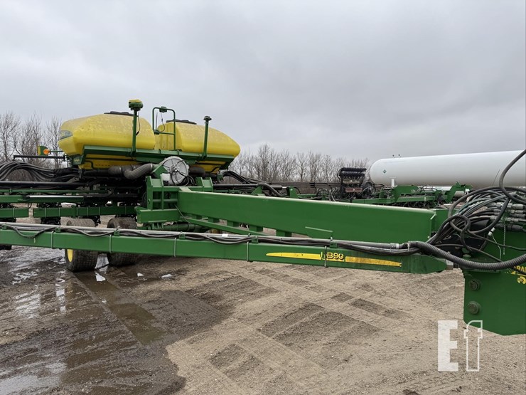 2023-john-deere-db90-image-21