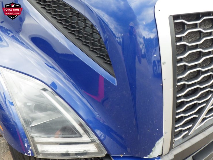 2022-volvo-vnl860-image-5