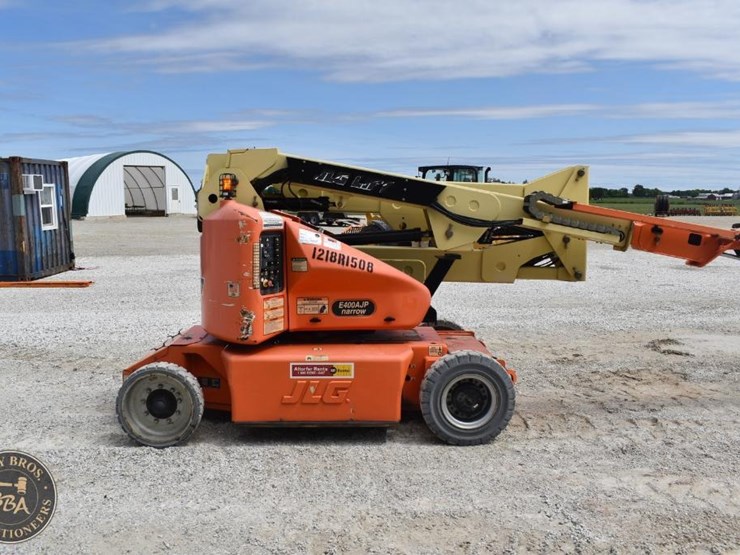 2012-jlg-e400ajpn-image-11