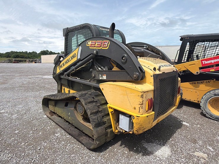 new-holland-c238-image-4