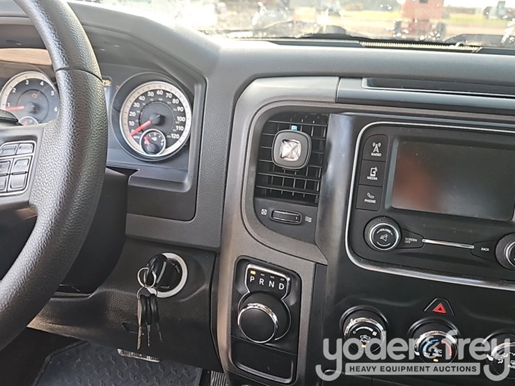 2013-dodge-1500-image-25