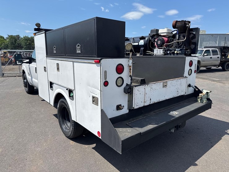 2015-ford-f350-image-3