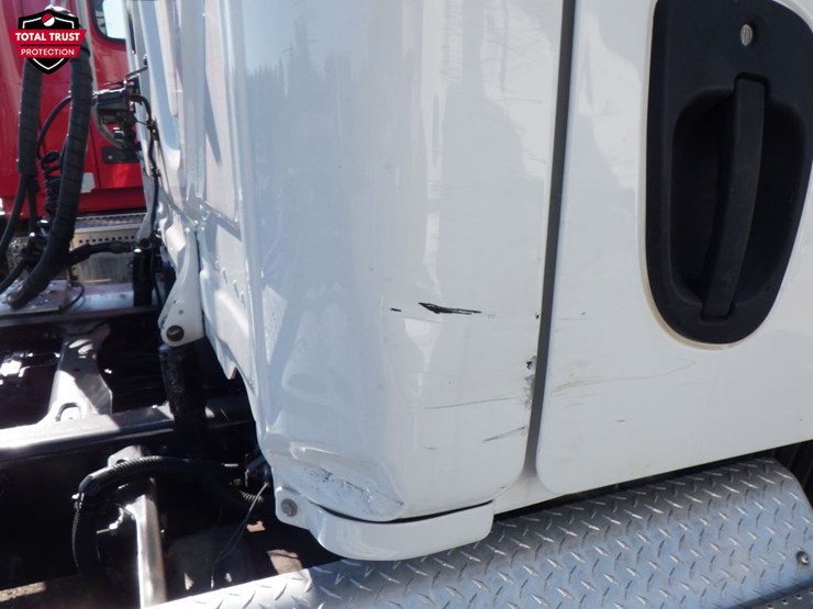 2019-freightliner-cascadia-113-image-6