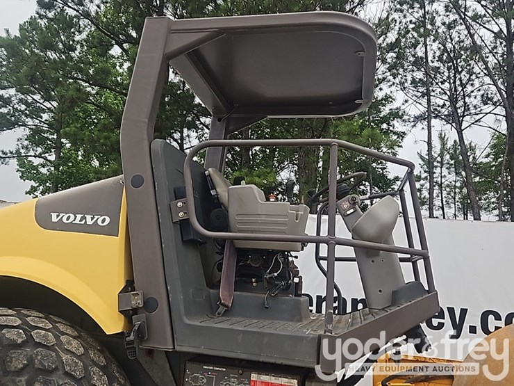 2012-volvo-sd100d-image-30