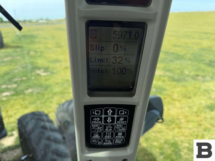 2012-case-ih-magnum-340-image-65