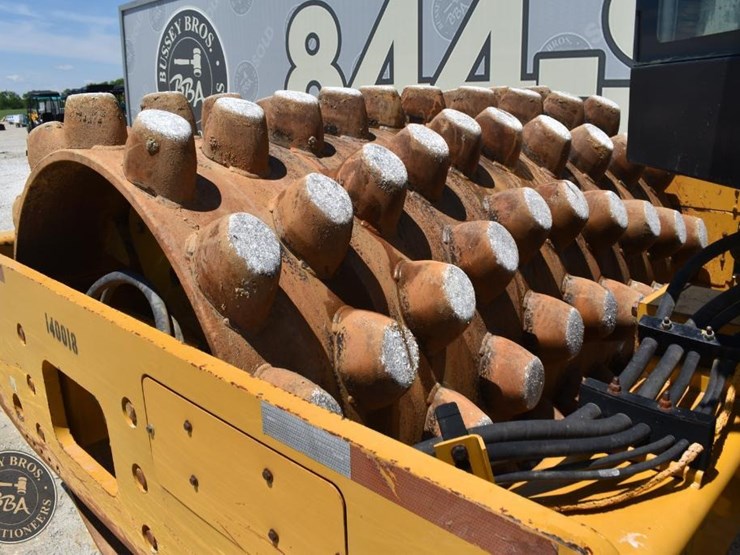 2014-caterpillar-cp56b-image-22