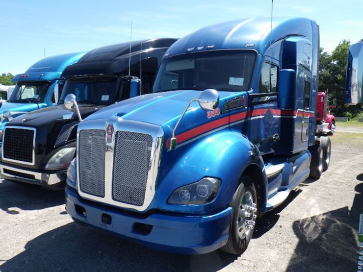 2016-kenworth-t680-image-1