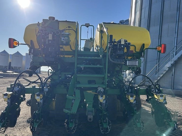 2023-john-deere-db90-image-25