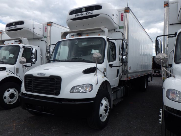 2020-freightliner-m2-106-image-1