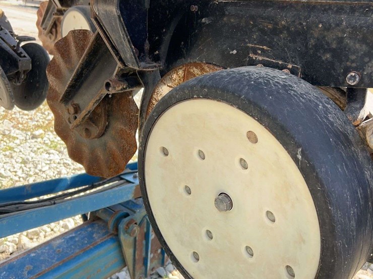 2020-kinze-2600-image-19