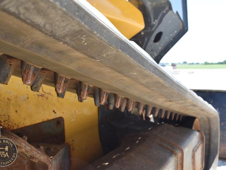 2019-deere-333g-image-36