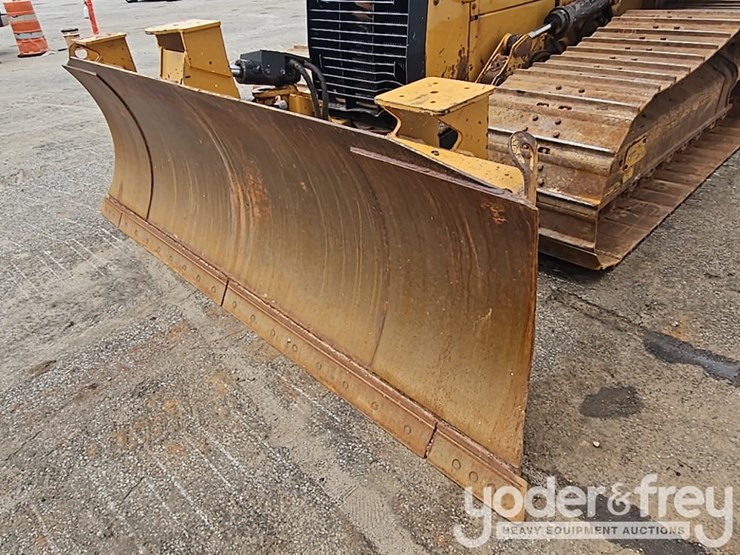 2016-caterpillar-d5k2-lgp-image-10