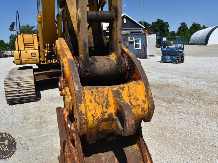 2005-caterpillar-320cl-image-29
