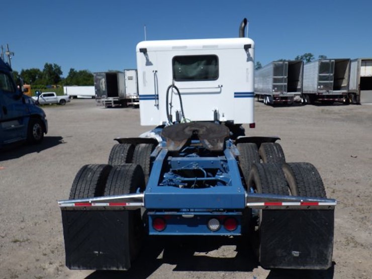 2013-peterbilt-367-image-9