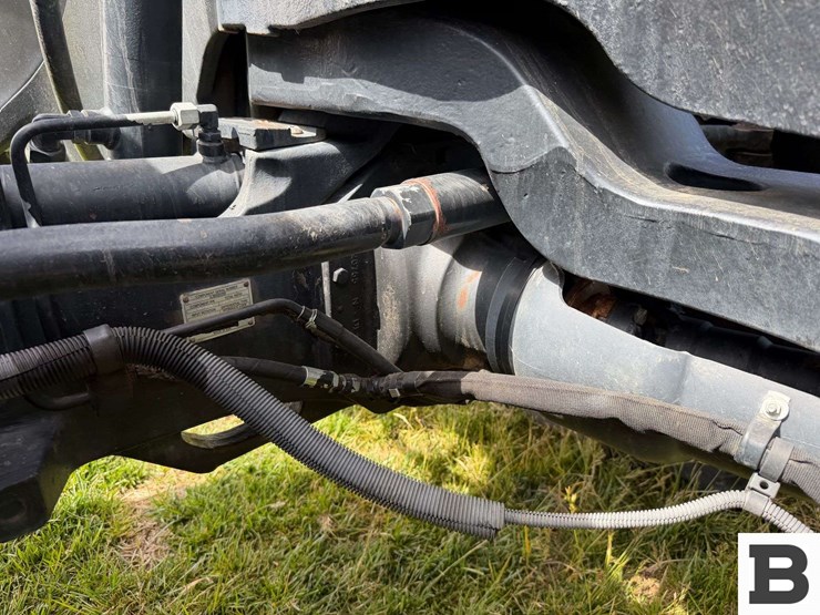 2014-case-ih-magnum-260-cvt-image-27