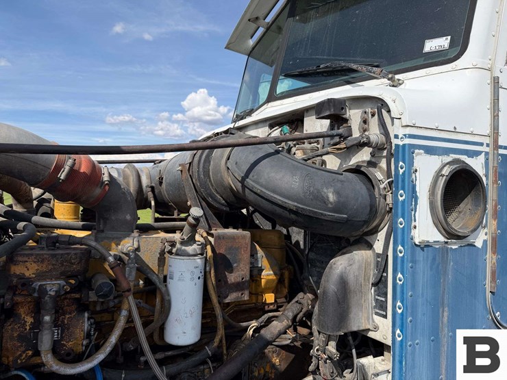 1990-peterbilt-377-image-31