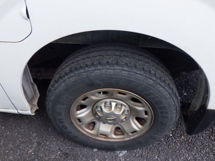 2013-nissan-nv2500-image-17