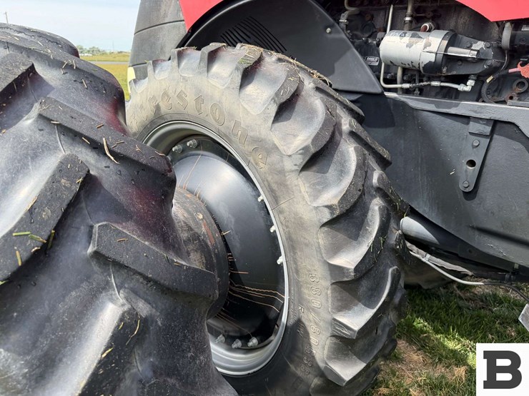 2011-case-ih-magnum-260-image-22
