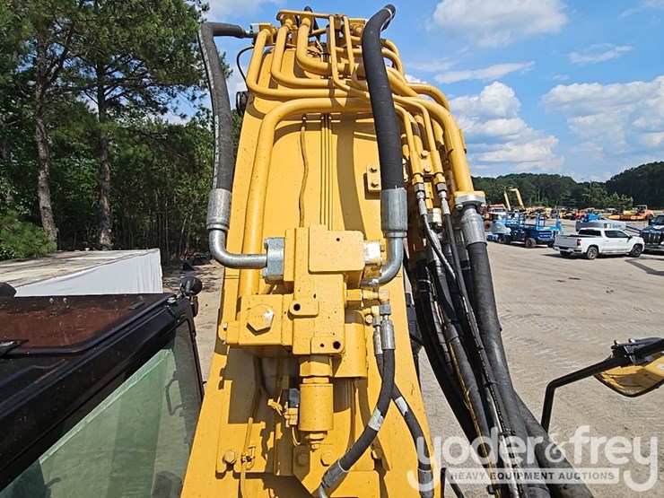 2018-caterpillar-335fl-image-25