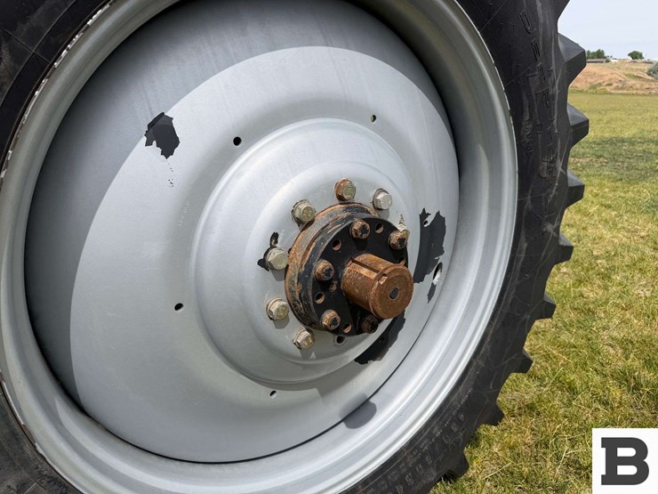 2014-case-ih-magnum-200-cvt-image-33