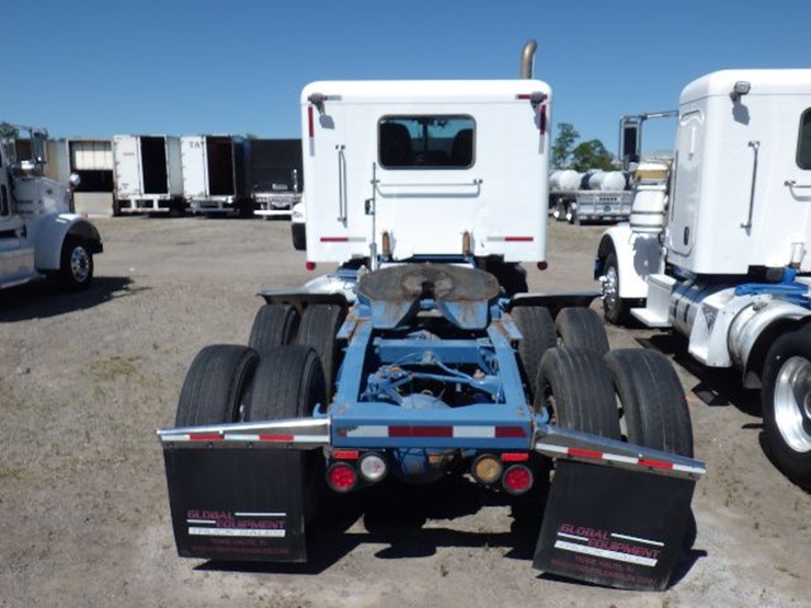 2012-peterbilt-367-image-10