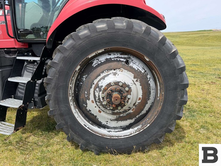 2010-case-ih-magnum-180-image-26