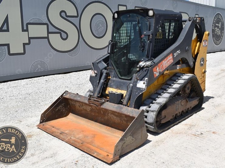 2019-deere-317g-image-1