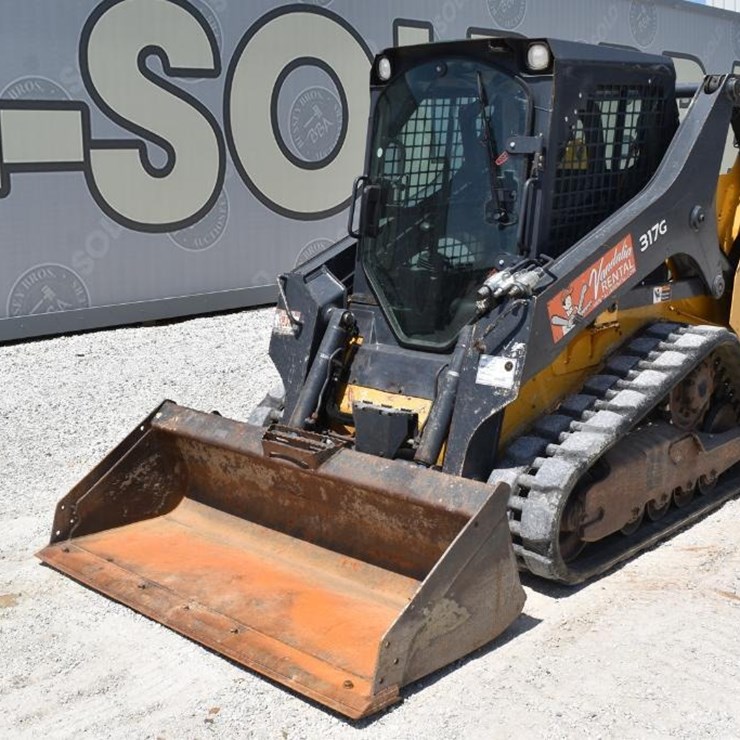 2019 DEERE 317G