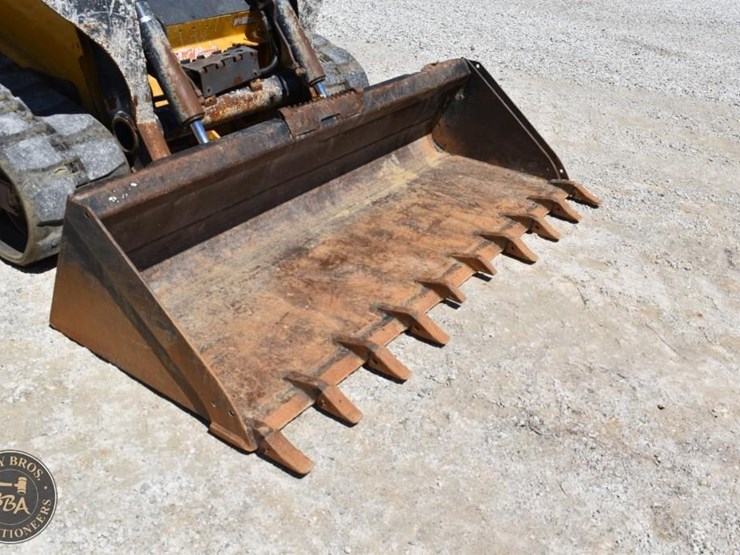 2019-deere-333g-image-17