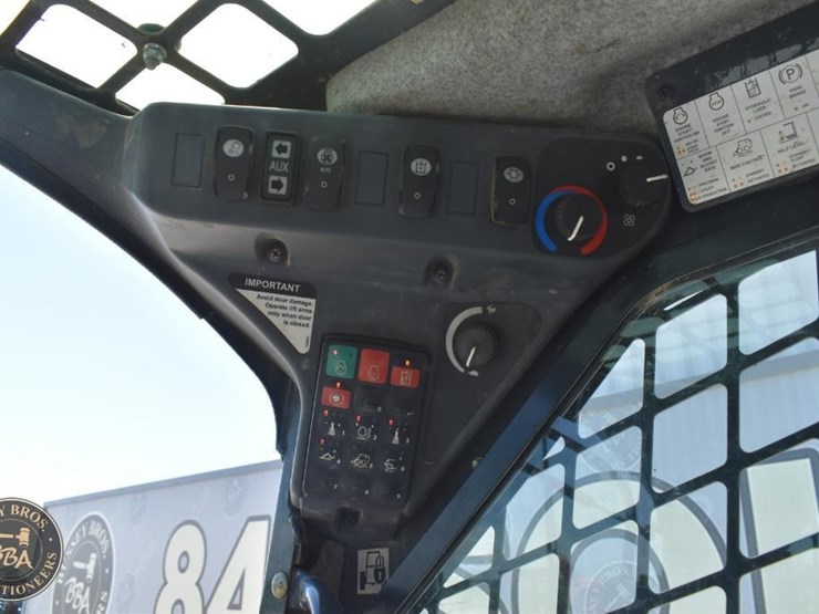2019-deere-333g-image-41