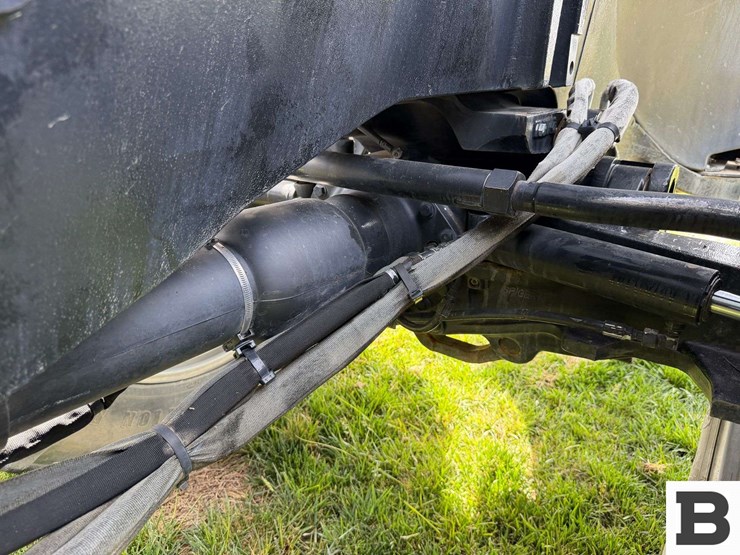 2011-case-ih-magnum-260-image-68