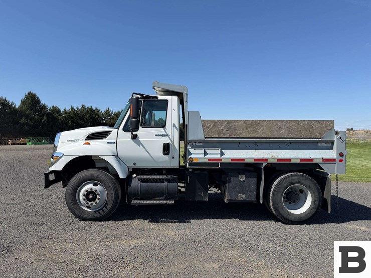 2009-international-workstar-7500-image-2
