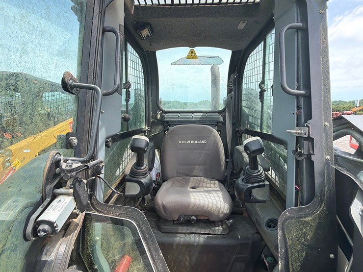 new-holland-c238-image-8