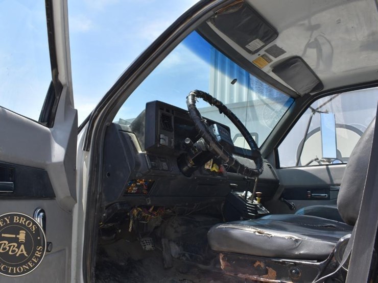1999-gmc-topkick-c7500-image-34